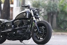 Harley Dyna Bergaya “Black Bobber”