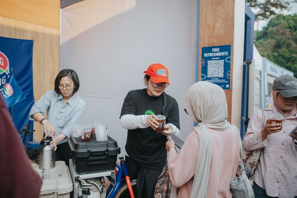 Selama Jakarta Kreatif Festival 2026 berlangsung, Fnny&co menyajikan racikan cold brew dari signature single origin beans pilihan secara terbatas bagi pengunjung yang berpartisipasi dalam aktivitas #PuntungBeruntung. 