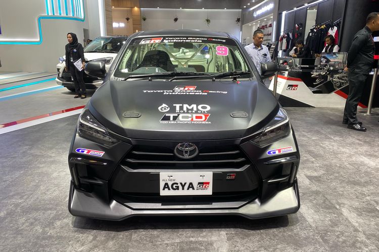 Tim balap Toyota Gazoo Racing Indonesia (TGRI) menatap musim balap 2024 dengan semangat baru. Salah satunya dengan memperkenalkan livery baru buat musim ini.