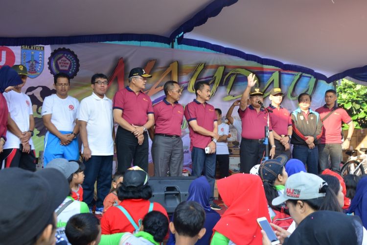 Plt Gubernur Jawa Tengah Heru Sudjatmoko dalam peringatan May Day tahun 2018 di Halaman Gedung Korpri Kota Salatiga, Selasa (1/5/2018).