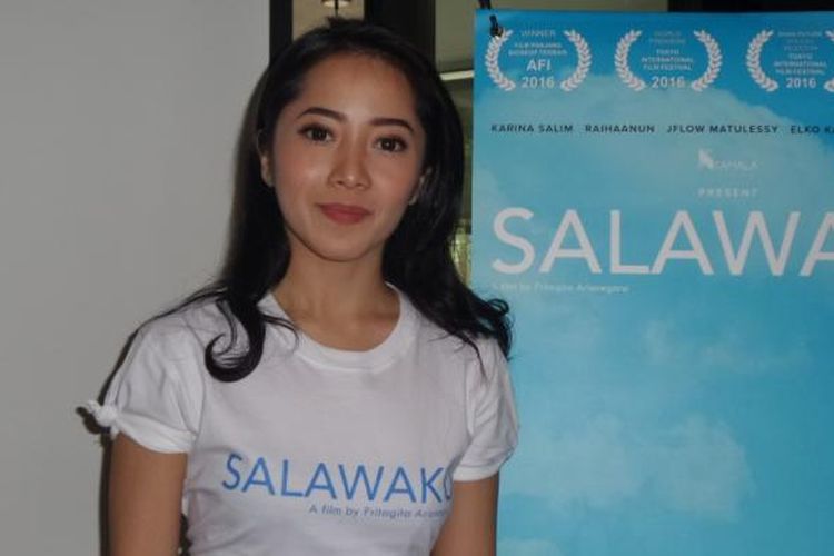 Karina Salim diabadikan usai jumpa pers film Salawaku di Ivy Restaurant, Brawijaya II, Jakarta Selatan, Selasa (18/10/2016).