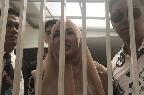 Menangis Rindu Anak, Pembuluh Darah Mata Rey Utami Sampai Pecah