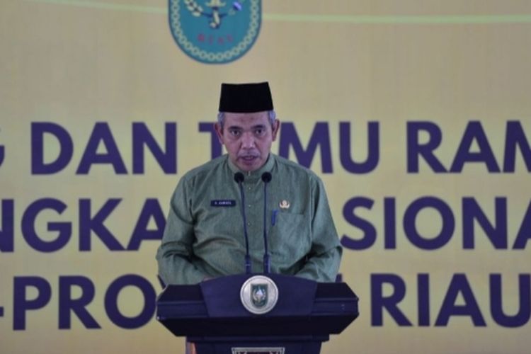 Kepala Dinas Pendidikan Riau, Kamsol.