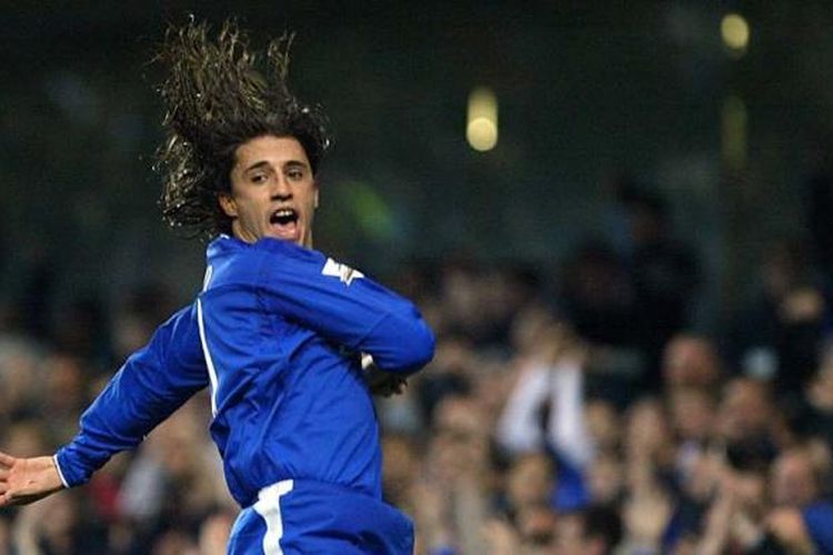 Hernan Crespo merayakan gol Chelsea ke gawang Bolton pada partai Premier League di Stadion Stamford Bridge, 13 Desember 2003.