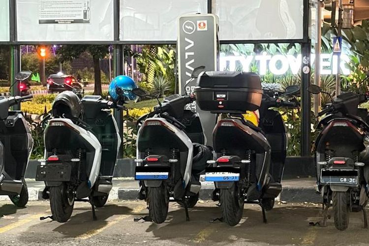 Beli atau Sewa Baterai Motor Listrik, Mana yang Lebih Cocok?