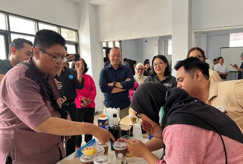 Peringati Hari Kesehatan Mental Sedunia, Midtown Hotels Indonesia Ajarkan Warga Binaan Meracik Kopi