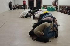 Klaim Unggul di Pilkada Demak, Pasangan Eisti-Alim Sujud Syukur