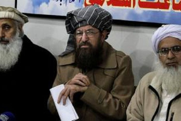 Negosiator Taliban dari kiri Prof Ibrahim Khan, Maulana Sami-ul-Haq dan Maulana Abdul Aziz