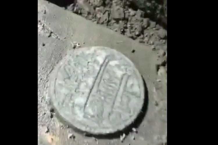 Nisan kuno yang ditemukan di kawasan pasar 16 ilir yang diduga berasal pada abag ke-17.