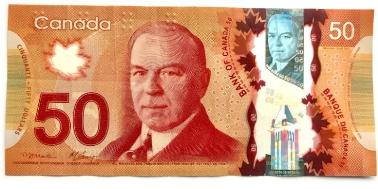 Mata uang Kanada bernilai C$ 50. 