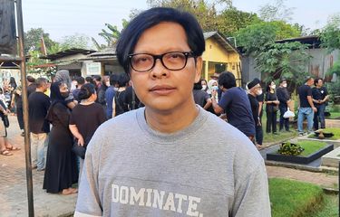 Penyanyi Armand Maulana mengaku siap jika diminta bantuan untuk meramaikan acara konser tribute untuk mengenang kepergian Donny Suhendra.