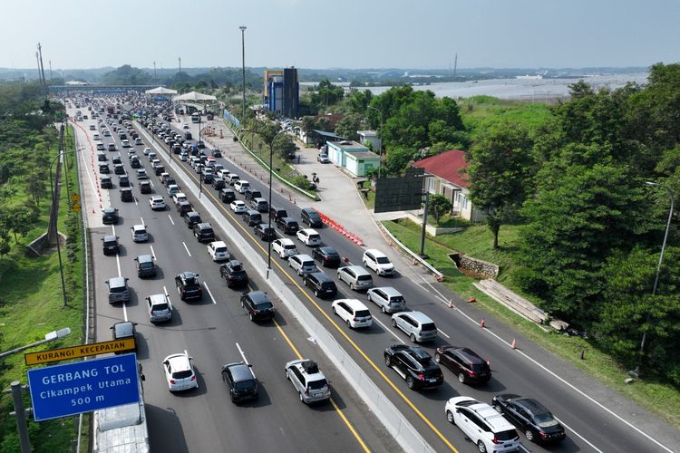 GT Cikampek Utama Tol Jakarta-Cikampek.