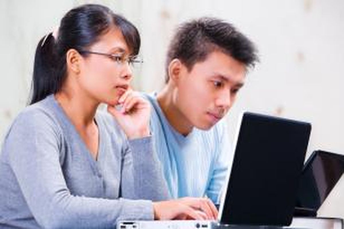 Berbeda dengan perpustakaan fisik, perpustakaan digital dapat diakses kapan dan di mana saja. Mahasiswa hanya perlu media untuk mengaksesnya, mulai laptop, netbook, tablet hingga ponsel pintar dengan internet yang baik. 