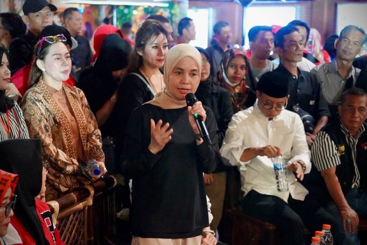 Istri calon presiden (Capres) nomor urut 2 Ganjar Pranowo, Siti Atikoh Supriyanti menyebut sejumlah sekolah terkadang hanya menerapkan konsep pendidikan inklusif yang menerima siswa difabel untuk formalitas, Minggu (17/12/2023).