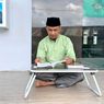 Kisah Adang 22 Tahun Mengabdi Jadi Guru Ngaji, Bertahan dengan Rp 500.000 per Bulan