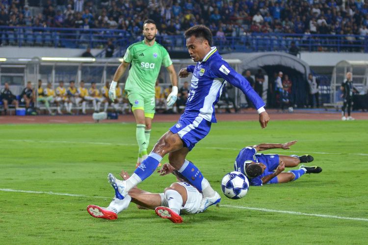 Foto : Rating Pemain Persib Vs Lion City 1-1: Saddil Ramdani Tertinggi