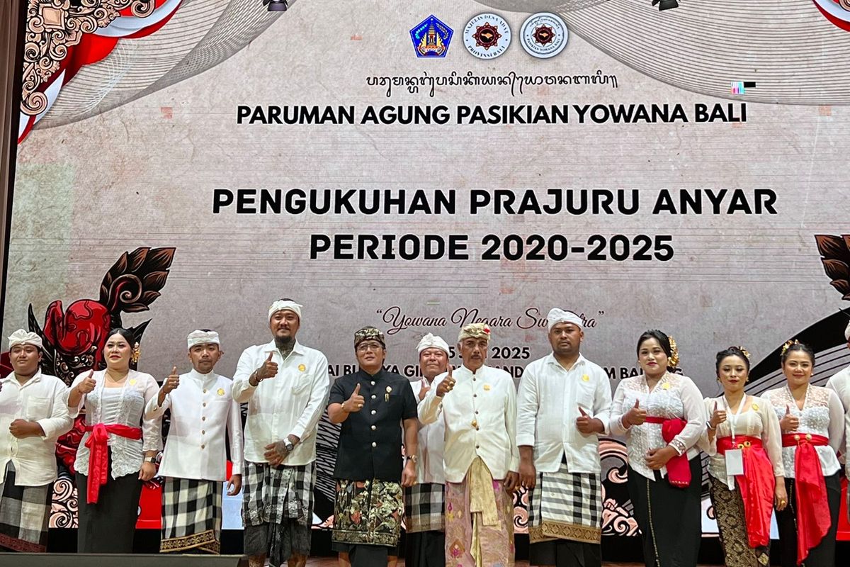 Wakil Gubernur Bali I Nyoman Giri Prasta menghadiri Paruman Agung Pasikian Yowana Bali yang berlangsung di Balai Budaya Giri Nata Mandala, Puspem Badung, Sabtu (5/7/2025).