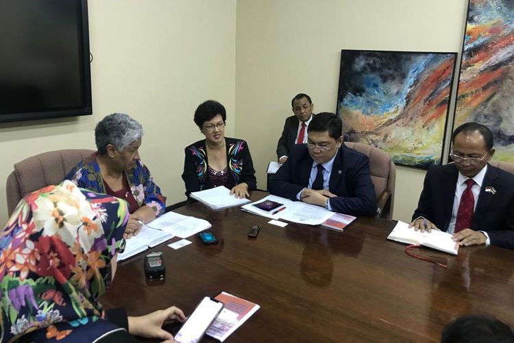 Delegasi Parlemen Indonesia yang dipimpin oleh Wakil Ketua DPR RI Utut Adianto melakukan pertemuan denga Menteri Pendidikan, Ilmu Pengetahuan, dan Budaya Suriname Lilian J.H. Ferrier, Selasa, (20/8/2019).