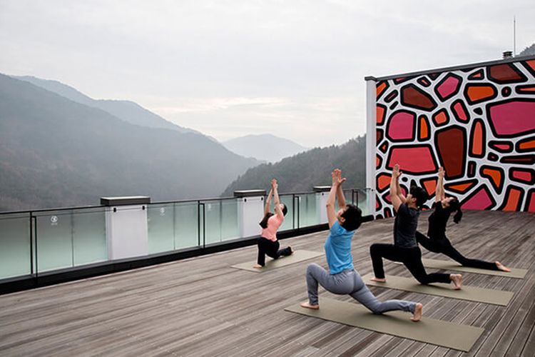 Park Roche Resort and Wellness memiliki tiga program relaksasi tubuh dan pikiran. Salah satunya, yoga.