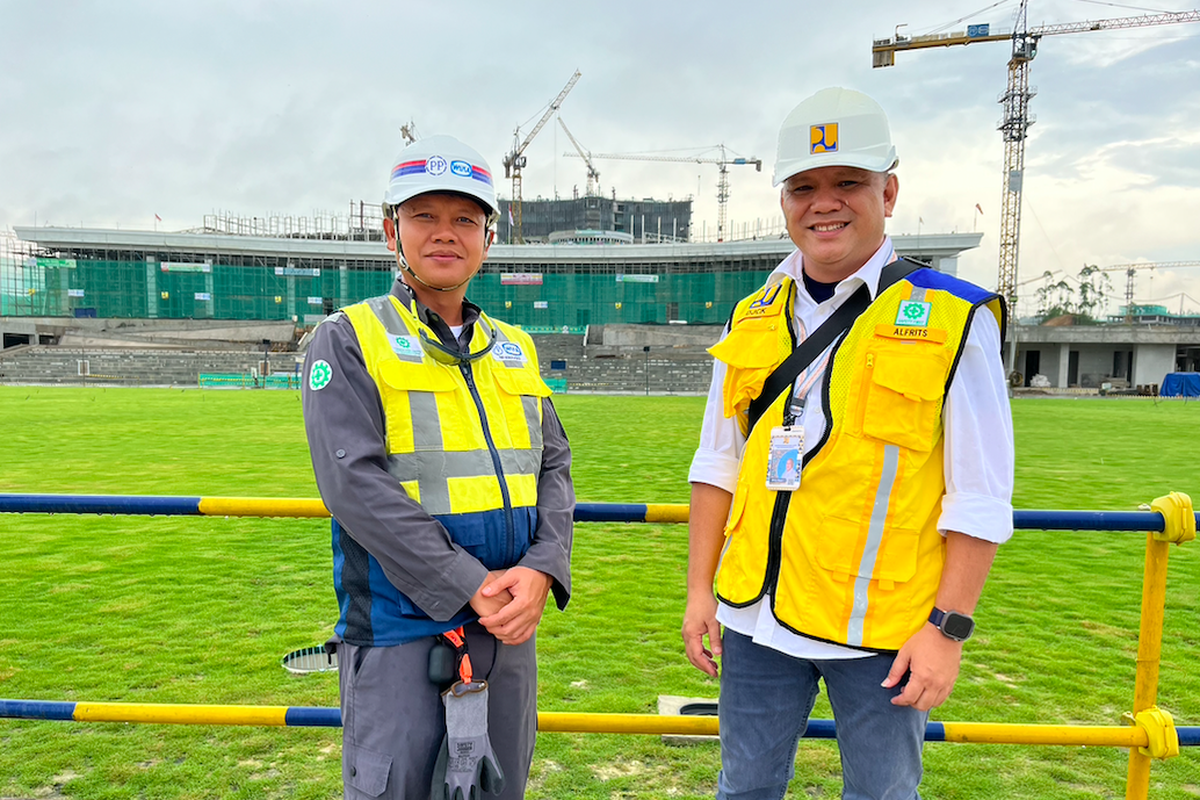 Project Manager Istana Negara dan Lapangan Upacara Kawasan Istana Presiden Ibu Kota Nusantara (IKN) Eko Arief S, dan Kepala Seksi Pelaksana BPPW Kalimantan Timur Alfrits Makalew memastikan pekerjaan Istana Negara dan Lapangan Upacara pada saat peringatan HUT ke-79 Kemerdekaan RI sudah mencapai tahap 95 persen. Saat ini progresnya sekitar 68 persen.