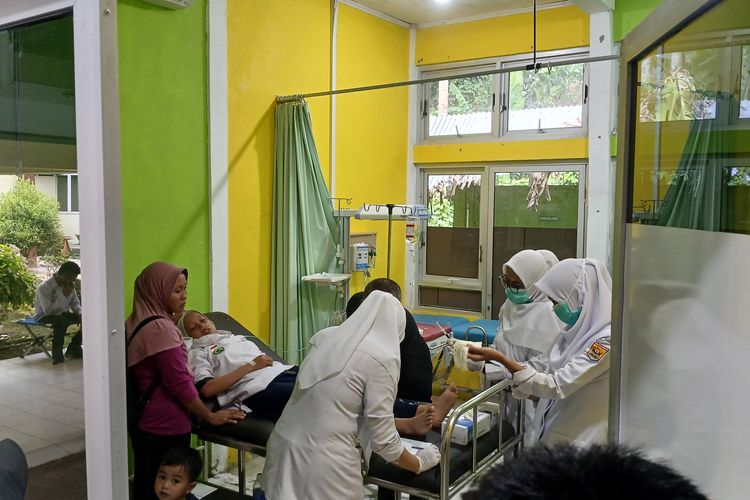 Pengakuan Ortu Korban Keracunan Pariaman: Kondisi Ayam Sudah Berbau dan Berubah Warna