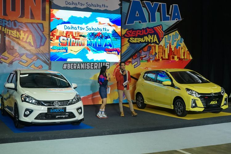 Peluncuran Daihatsu Ayla dan Sirion terbaru, Kamis (19/3/2020) dilakukan melalui live streaming akibat penyebaran virus Corona. Pembaruan di kedua model terbilang minim namun diharapkan dapat memacu pasar LCGC dan Hatchback yang melambat akibat kondisi ekonomi dan global. Foto : ADM