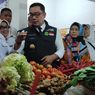 Antisipasi Inflasi, Ridwan Kamil Tinjau Harga Pangan di Pasar Pasalaran Cirebon
