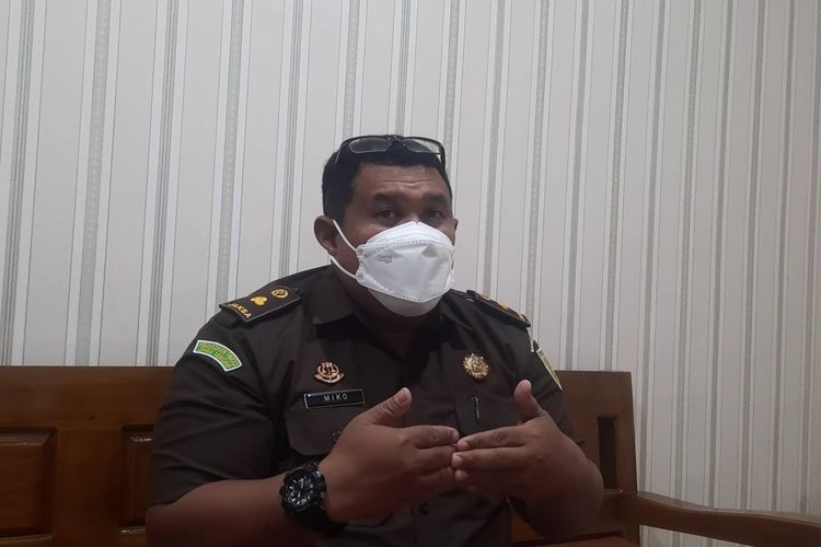 Kepala seksi Intelijen Kejaksaan Negeri (Kasi Intel Kejari) Blora Jawa Tengah, Jatmiko saat ditemui wartawan terkait perkembangan kasus perades di kantornya, Senin (30/5/2022)