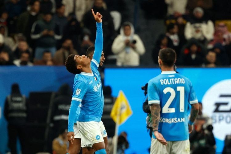 David Neres merayakan golnya dalam pertandingan semifinal Piala Super Italia antara SCC Napoli dan AC Milan di Stadion Universitas King Saud di Riyadh pada 18 Desember 2025. (Foto oleh Fayez Nureldine / AFP)