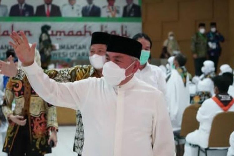 Isran Noor saat pelepasa calon jemaah haji di Asrama Haji Batakan, Balikpapan