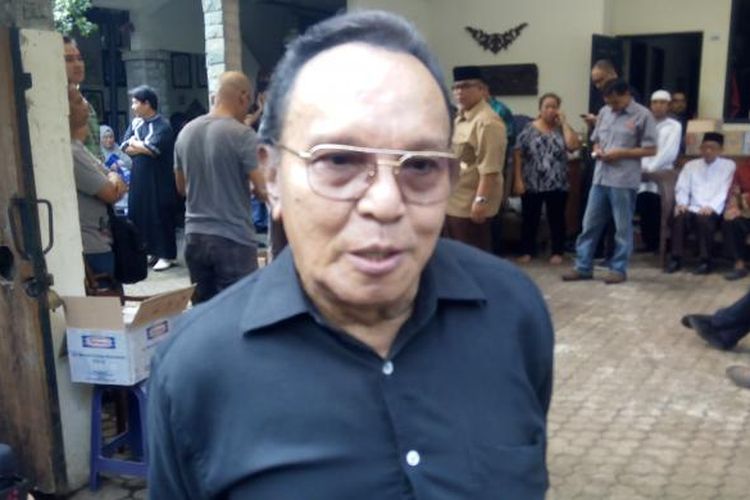 Bob Tutupoly dalam wawancara di kediaman almarhum Pepeng 'Jari-jari', Komplek Bumi Pusaka Cinere, Jalan Bumi IX No C.98, Cinere, Depok, Jawa Barat, Rabu (6/5/2015). 