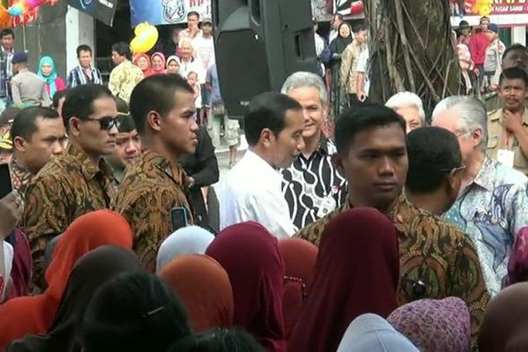 Presiden Joko widodo di Pasar Sambi Boyolali, Senin (30/1/2017).