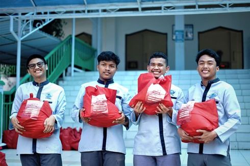 Dompet Dhuafa dan Payakumbuah Salurkan 1.000 Paket Sembako untuk Anak Yatim dan Duafa