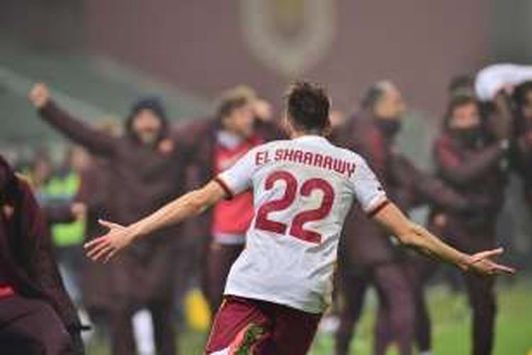 Stephan El Shaarawy merayakan gol AS Roma ke gawang Sassuolo pada lanjutan Serie A di Stadion Mapei, Selasa (2/2/2016). 