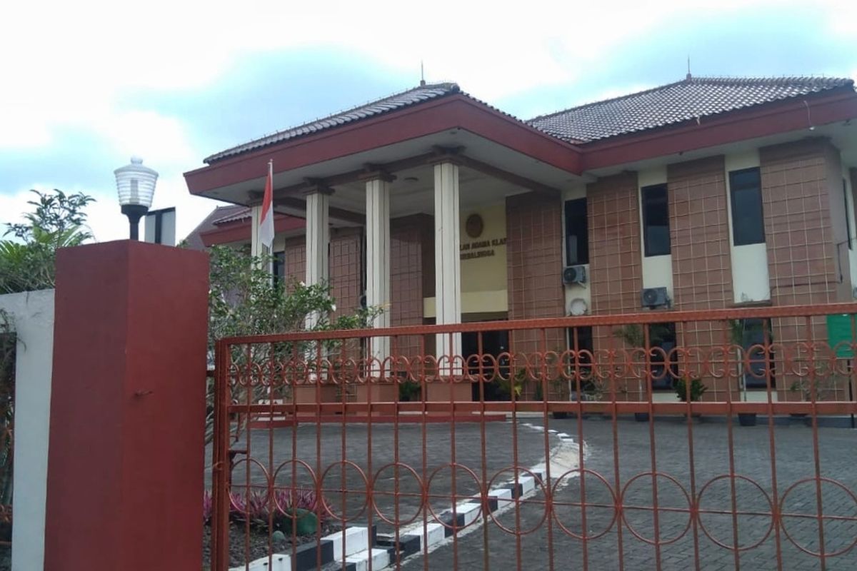 Pengadilan Agama Kabupaten Purbalingga menutup layanan hingga Selasa (2/7/2021) usai 15 pegawainya positif Covid-19.