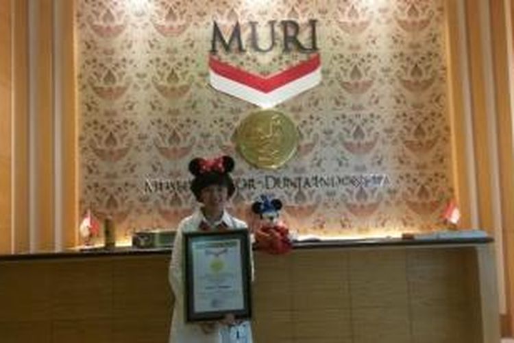 Untuk benda-benda koleksi dari Disney, Christie Damayanti mendapatkan anugerah rekor Museum Rekor Dunia Indonesia (MURI) pada Sabtu (6/9/2014). Christie Damayanti menggelar pameran bertajuk Wonderful Phillatelic & Collectibles of Disney 2 di Mall of Indonesia (MoI), Kelapa Gading, Jakarta Utara.