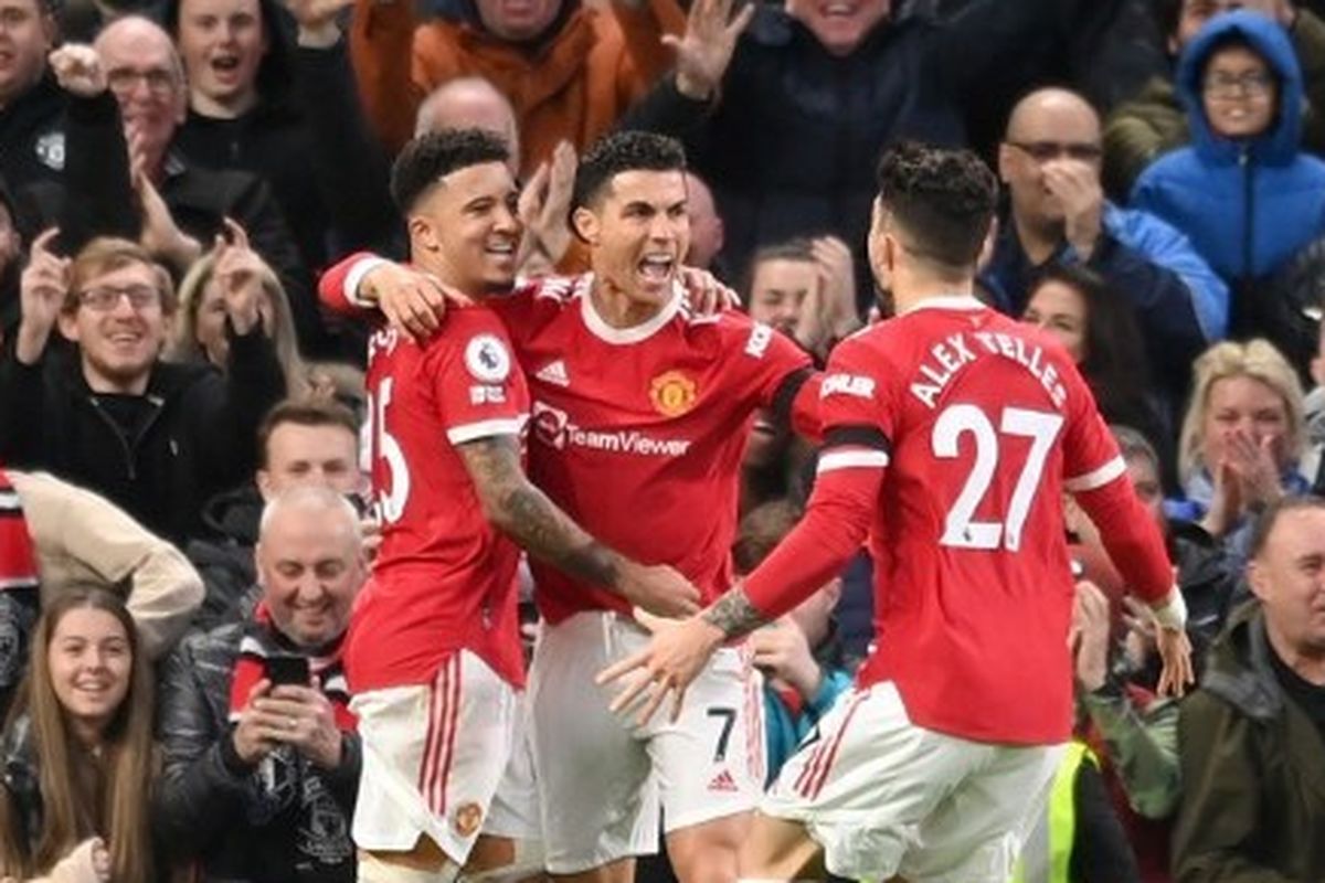 Penyerang Man United Cristiano Ronaldo merayakan gol ke gawang Tottenham Hotspur dalam lanjutan Liga Inggris musim 2021-2022 di Stadion Old Trafford, Minggu (13/3/2022) dini hari WIB.