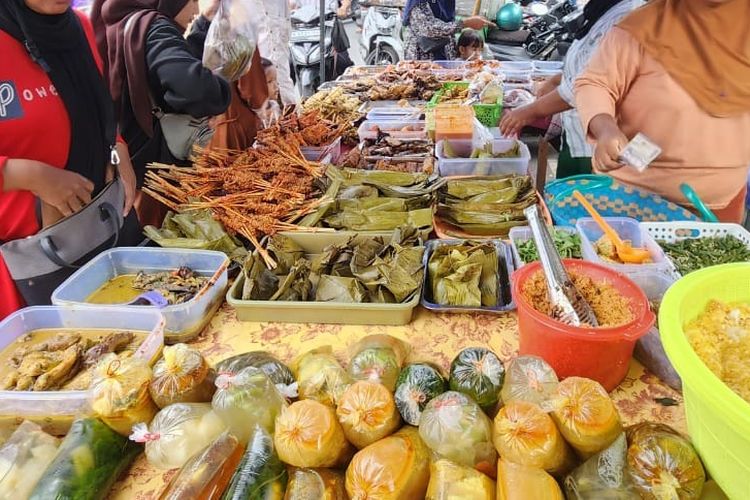 Ilustrasi takjil. Penderita diabetes tidak sepenuhnya dilarang makan takjil, tetapi harus disiplin mengatur porsi dan jenis makanan.