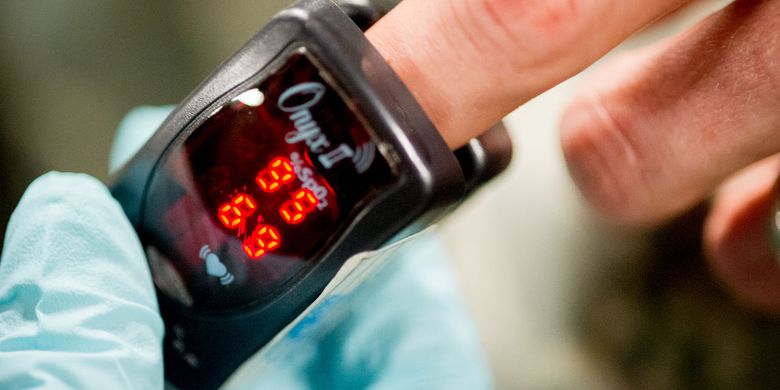 Ilustrasi pulse oximeter, alat pengukur kadar oksigen. Sejak ditemukan insinyur Jepang, perangkat medis ini telah menyelamatkan banyak nyawa, termasuk pasien corona di masa pandemi Covid-19 saat ini.