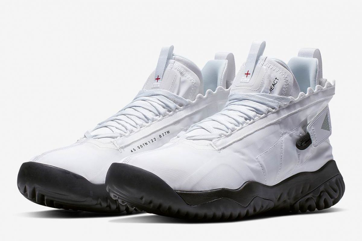 Jordan Proto React white/black