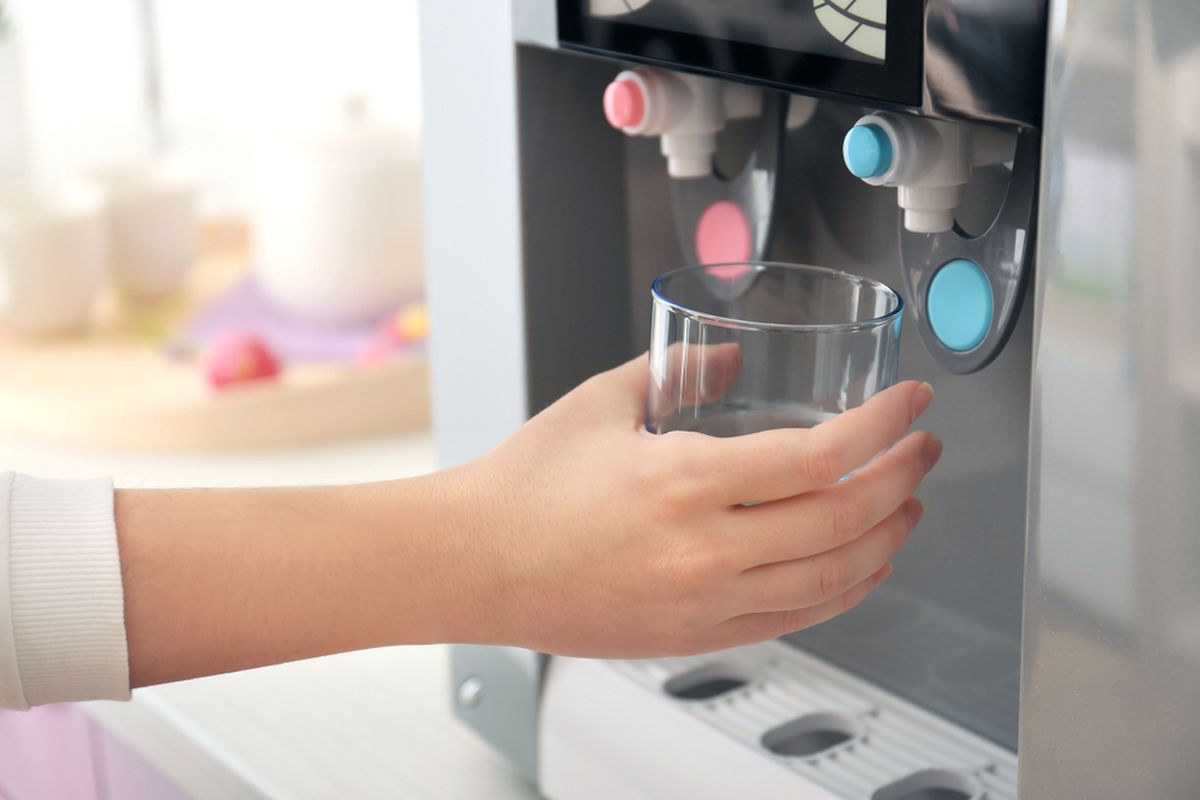 Ilustrasi dispenser air.