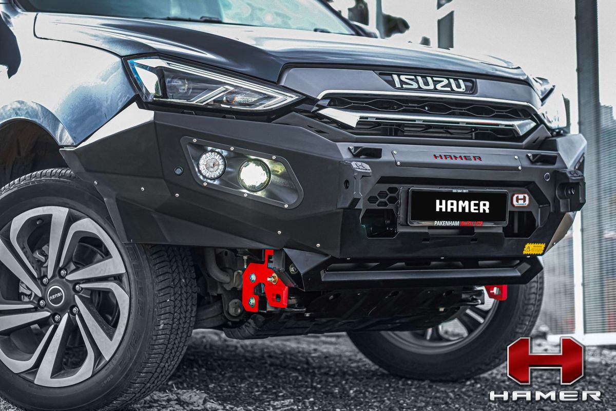 Salah satu workshop asal Thailand bernama Hamer4x4 mengubah tampilan Isuzu MU-X menjadi lebih ganteng dan sangar dengan Bumper King Series baru. 
