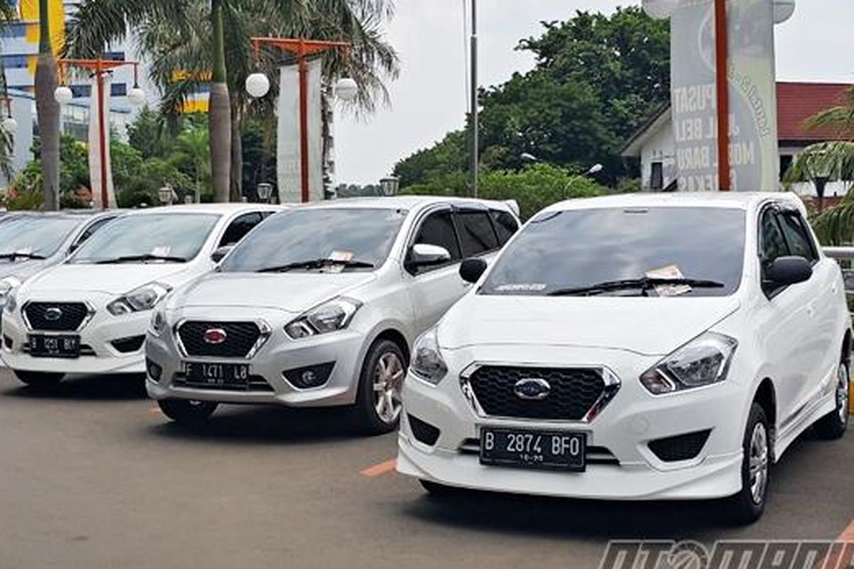 Ilustrasi mobil-mobil anggota komunitas Datsun DGCI (Datsun Go Community Indonesia)