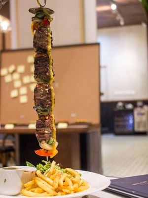 Menu terbaru Bife Espetada yang terinspirasi oleh daging kebab.