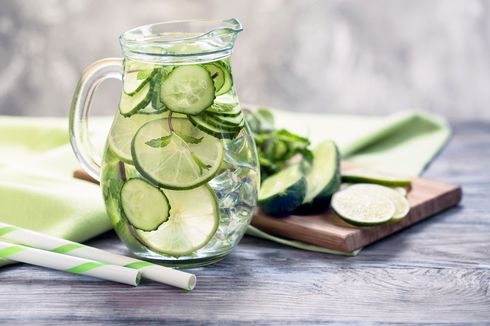 Resep Infused Water Timun untuk Turunkan Tekanan Darah Tinggi