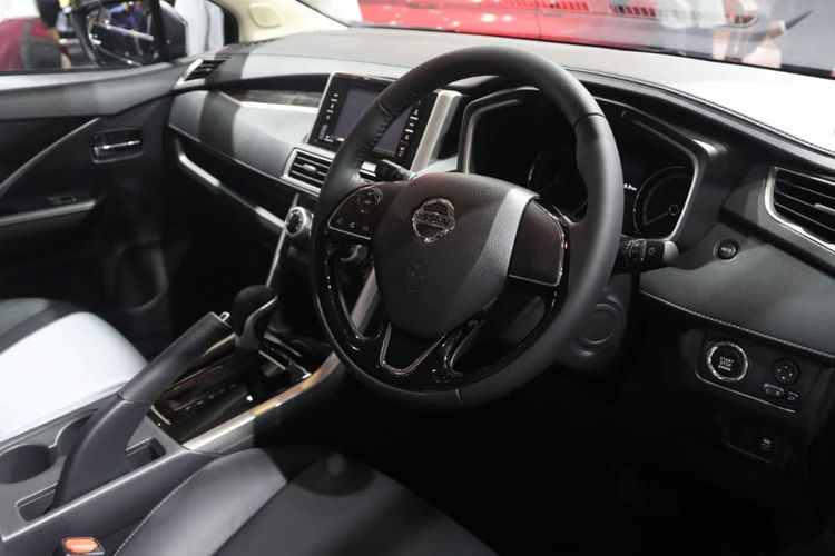 Interior Nissan Livina terbaru