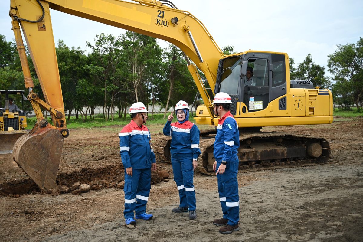 Proyek Biorefinery Cilacap merupakan kelanjutan dari keberhasilan Phase 1 Revamp TDHT Cilacap yang mengolah bahan baku minyak jelantah menjadi SAF melalui skema co-processing.