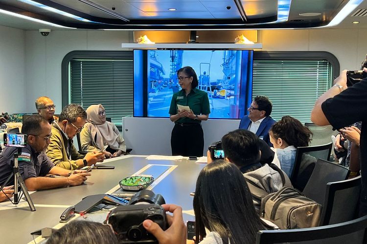 Sejumlah pengajar dan pelajar dilibatkan dalam Misi Indonesia 2024 yakni kegiatan eksplorasi perairan di berbagai daerah di Indonesia yang digagas Tanoto Foundation dan OceanX.