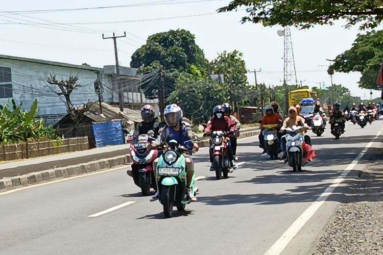 H+1 Lebaran, Pemudik Motor Masih Ramai Lintasi Jalur Pantura