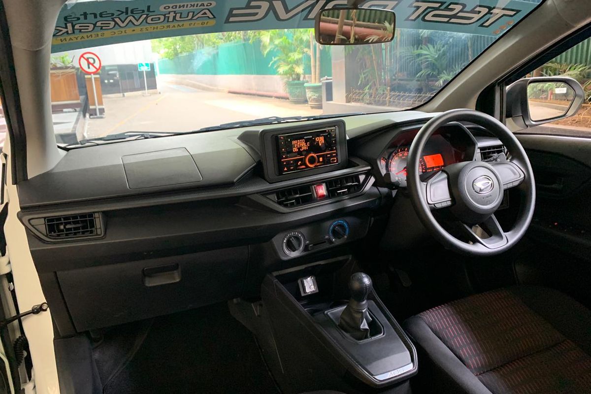 Test Drive Daihatsu Ayla 1.0 X MT ADS 
